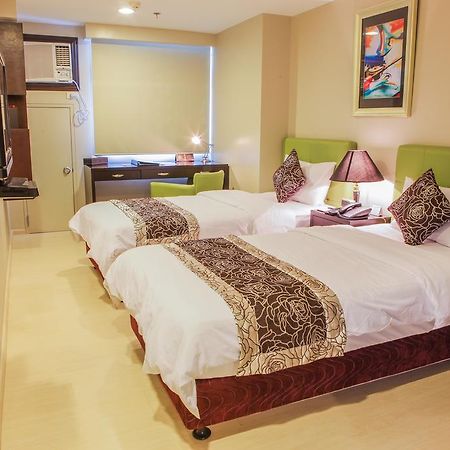 Pasig City The Exchange Regency Residence Hotel Managed By Hii מראה חיצוני תמונה