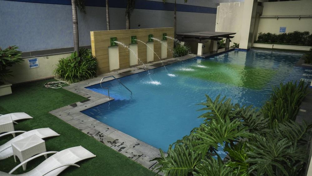 Pasig City The Exchange Regency Residence Hotel Managed By Hii מראה חיצוני תמונה