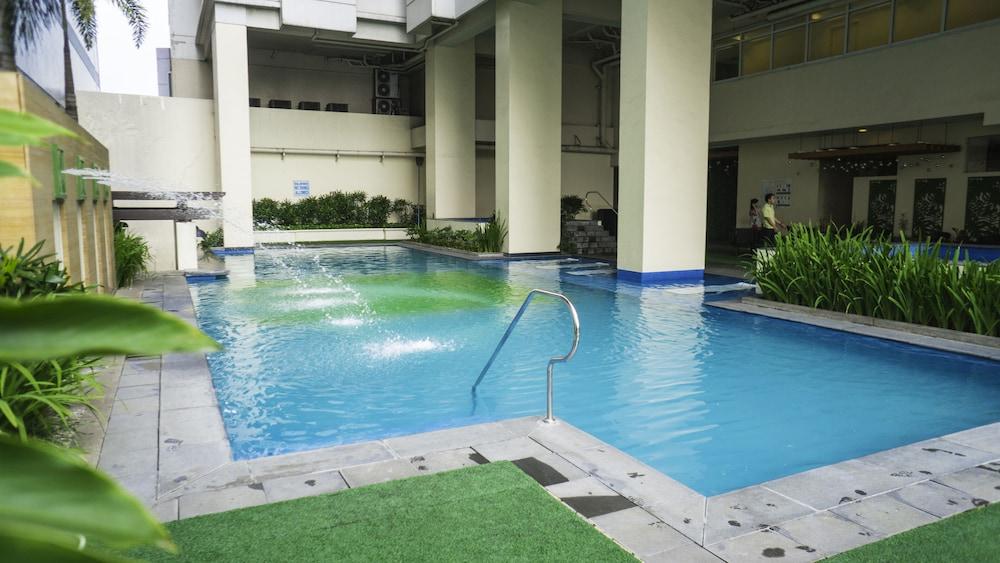 Pasig City The Exchange Regency Residence Hotel Managed By Hii מראה חיצוני תמונה