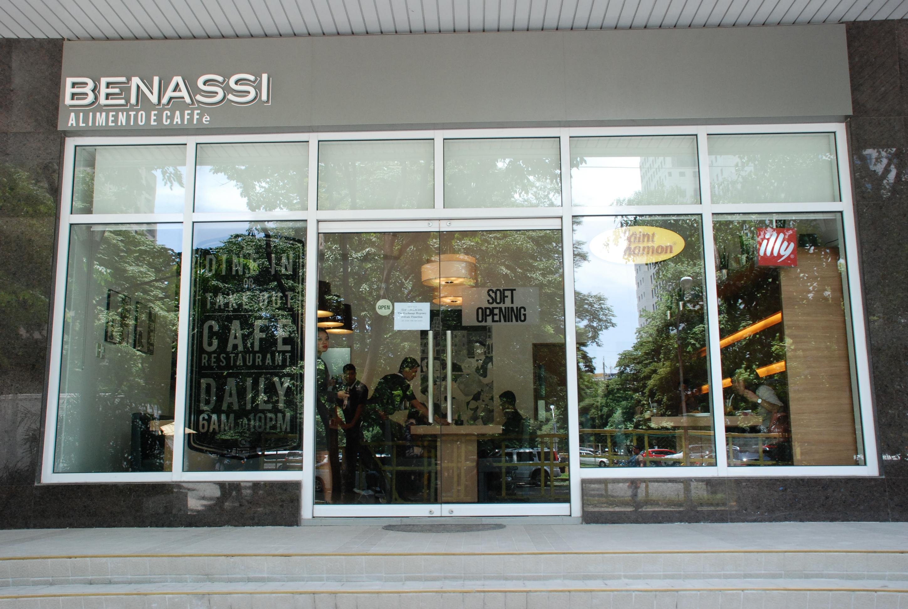 Pasig City The Exchange Regency Residence Hotel Managed By Hii מראה חיצוני תמונה