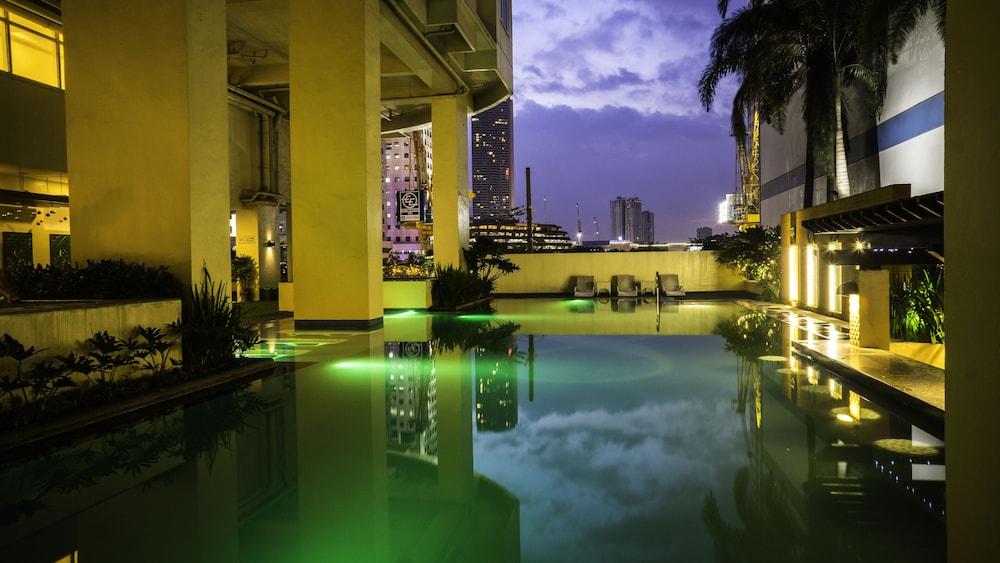 Pasig City The Exchange Regency Residence Hotel Managed By Hii מראה חיצוני תמונה