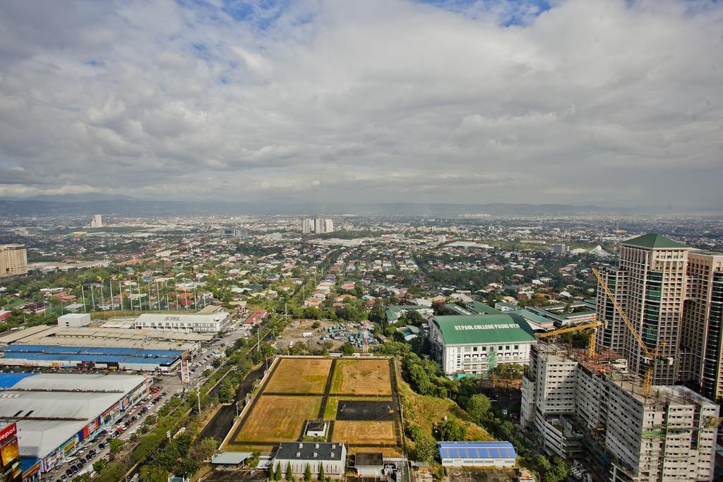 Pasig City The Exchange Regency Residence Hotel Managed By Hii מראה חיצוני תמונה